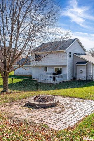 76 Parkview Dr Drive, Eldridge, IA 52748