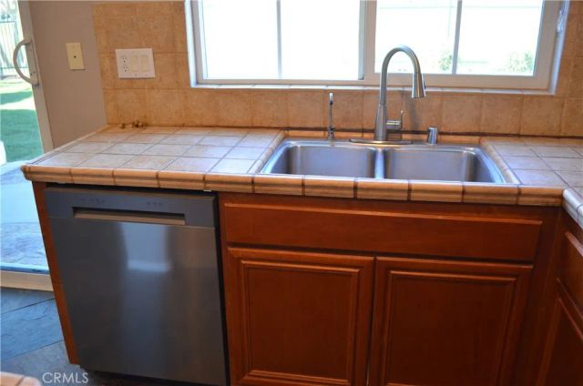 16448 Los Coyotes, Fontana, CA 92336