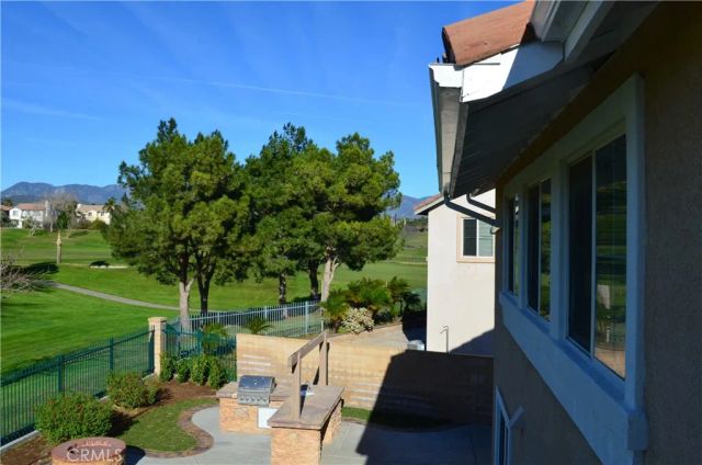16448 Los Coyotes, Fontana, CA 92336