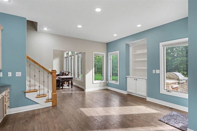7665 Canyon Drive, Kalamazoo, MI 49009