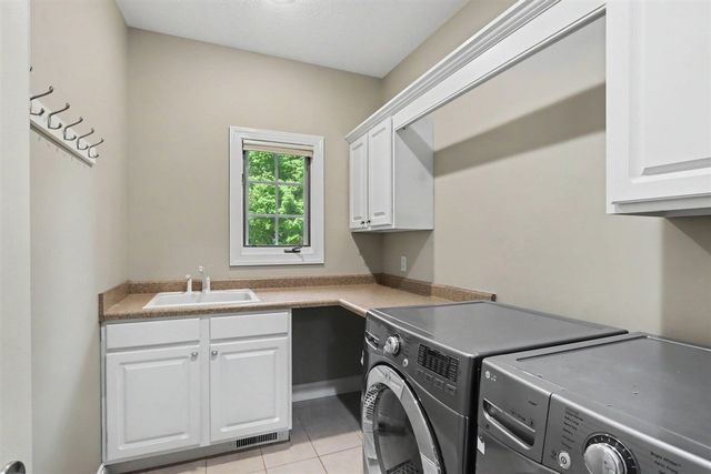 7665 Canyon Drive, Kalamazoo, MI 49009