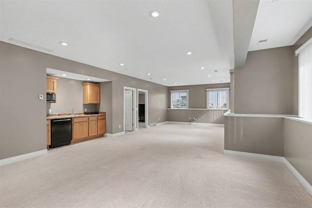 7665 Canyon Drive, Kalamazoo, MI 49009