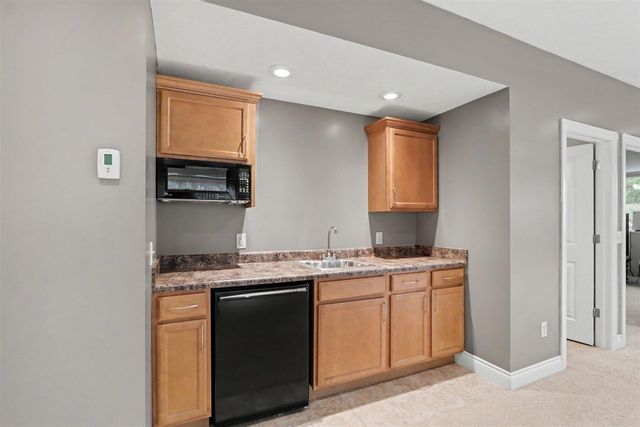 7665 Canyon Drive, Kalamazoo, MI 49009