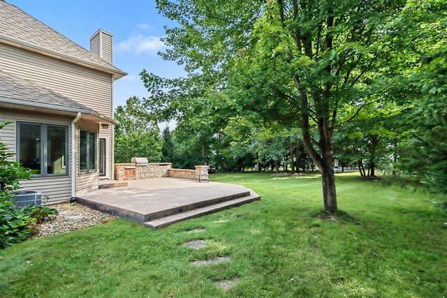 7665 Canyon Drive, Kalamazoo, MI 49009