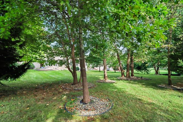 7665 Canyon Drive, Kalamazoo, MI 49009
