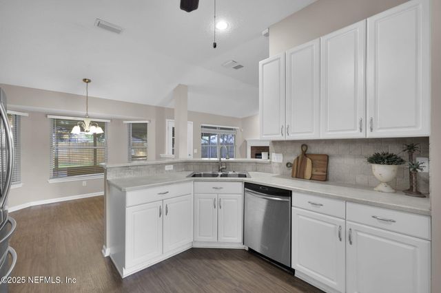 1232 PEABODY Drive E, Jacksonville, FL 32221