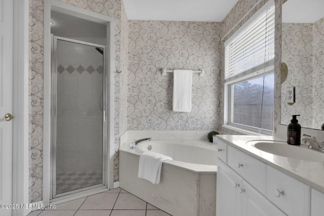 1232 PEABODY Drive E, Jacksonville, FL 32221