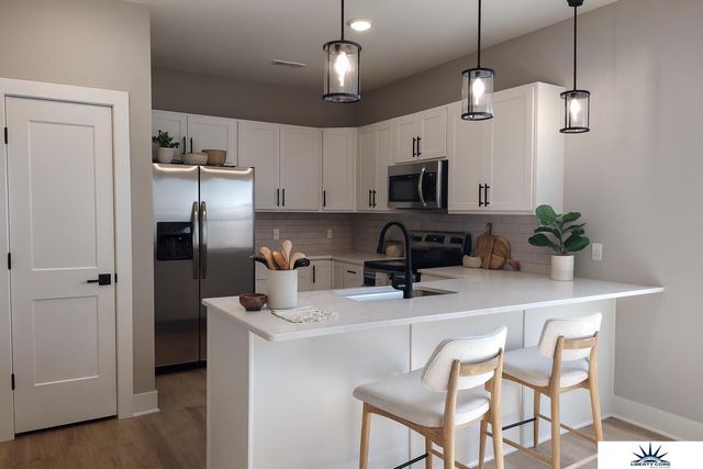 1923 Dahlman Rows Plaza, Omaha, NE 68108