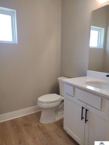 1923 Dahlman Rows Plaza, Omaha, NE 68108