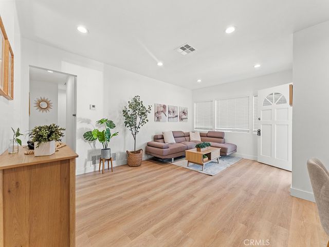 1056 Walter Avenue, Tustin, CA 92780