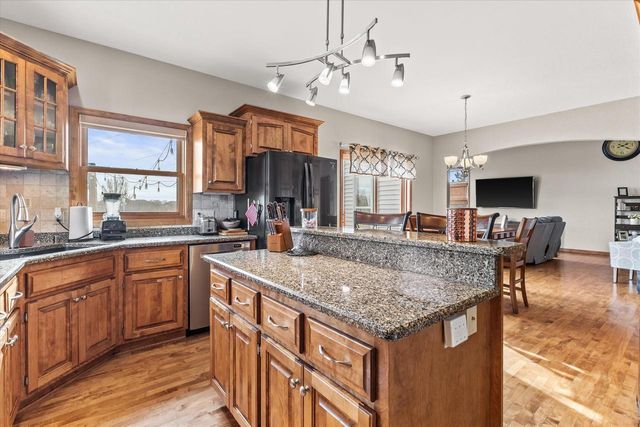 S98W13525 Stonebridge WAY, Muskego, WI 53150