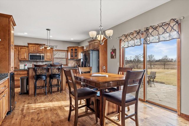 S98W13525 Stonebridge WAY, Muskego, WI 53150