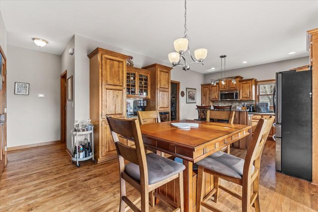 S98W13525 Stonebridge WAY, Muskego, WI 53150