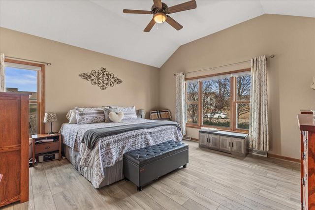 S98W13525 Stonebridge WAY, Muskego, WI 53150