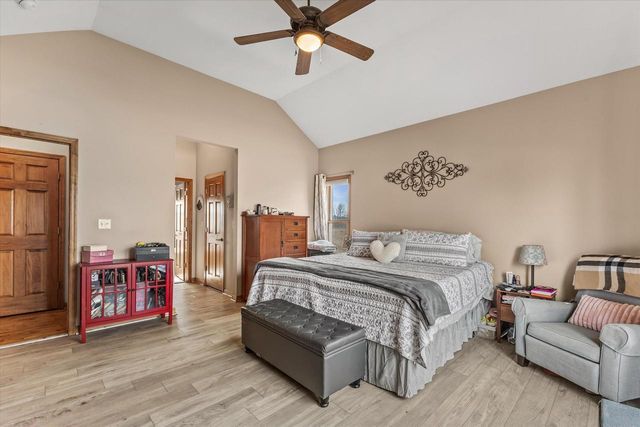 S98W13525 Stonebridge WAY, Muskego, WI 53150