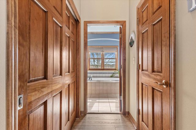 S98W13525 Stonebridge WAY, Muskego, WI 53150