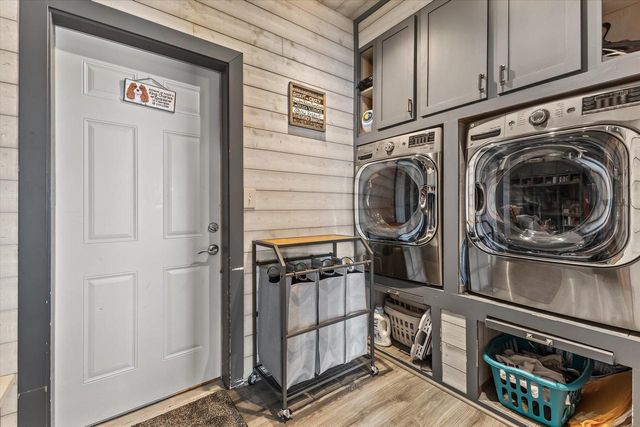 S98W13525 Stonebridge WAY, Muskego, WI 53150