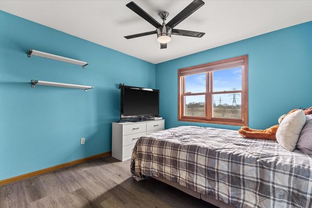 S98W13525 Stonebridge WAY, Muskego, WI 53150