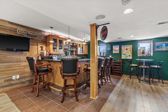 S98W13525 Stonebridge WAY, Muskego, WI 53150