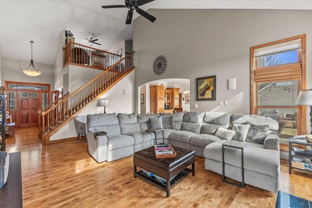 S98W13525 Stonebridge WAY, Muskego, WI 53150