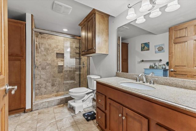 S98W13525 Stonebridge WAY, Muskego, WI 53150