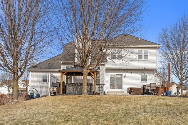 S98W13525 Stonebridge WAY, Muskego, WI 53150