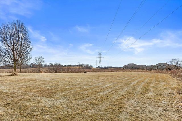 S98W13525 Stonebridge WAY, Muskego, WI 53150