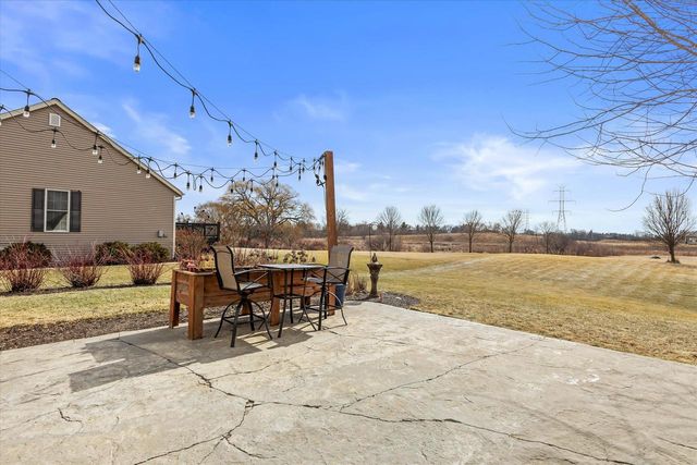 S98W13525 Stonebridge WAY, Muskego, WI 53150