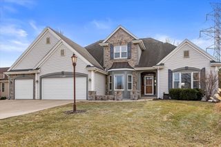 S98W13525 Stonebridge WAY, Muskego, WI 53150
