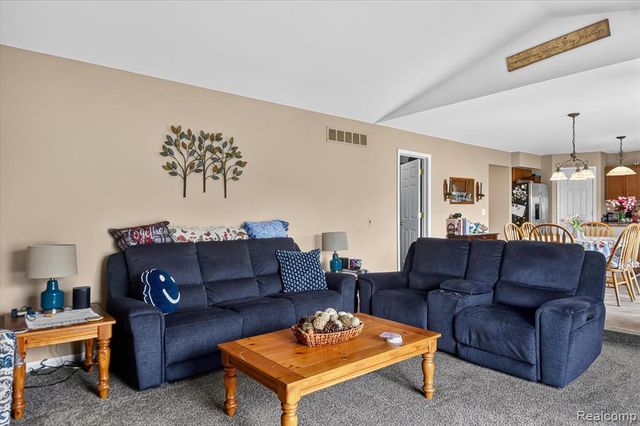 58767 Hunters Court, South Lyon, MI 48178