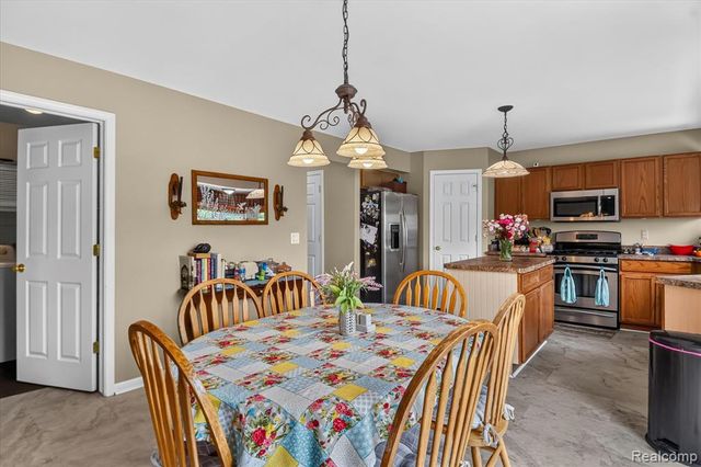58767 Hunters Court, South Lyon, MI 48178