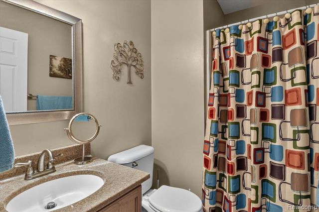 58767 Hunters Court, South Lyon, MI 48178