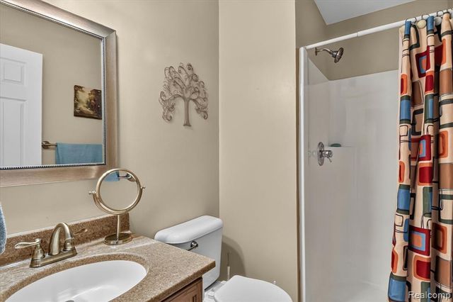 58767 Hunters Court, South Lyon, MI 48178