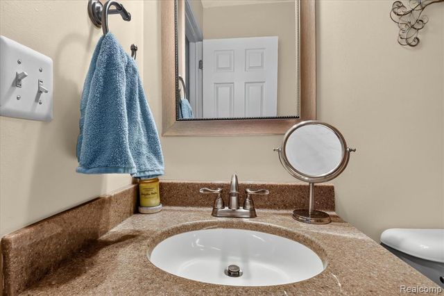 58767 Hunters Court, South Lyon, MI 48178
