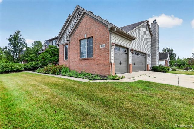 58767 Hunters Court, South Lyon, MI 48178