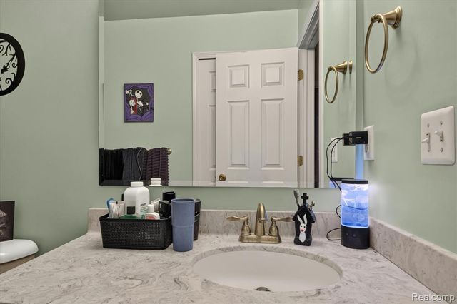 58767 Hunters Court, South Lyon, MI 48178