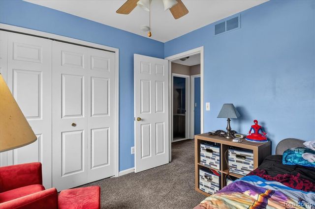 58767 Hunters Court, South Lyon, MI 48178
