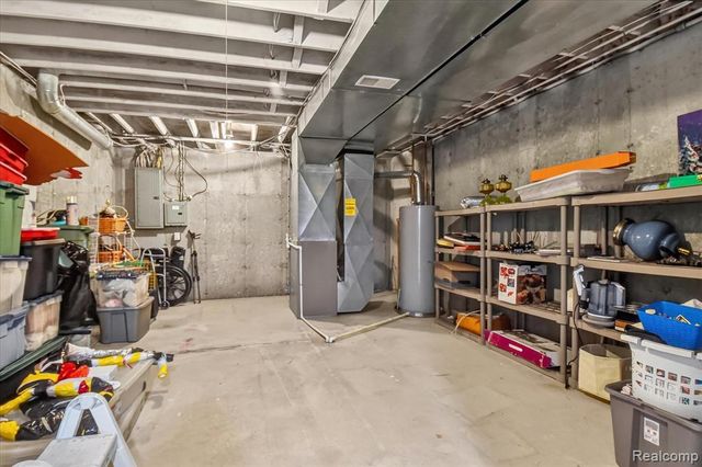 58767 Hunters Court, South Lyon, MI 48178