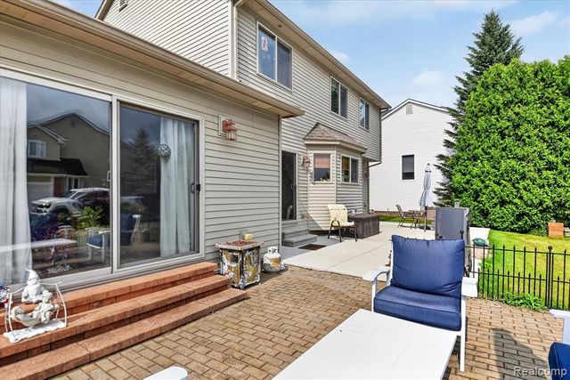 58767 Hunters Court, South Lyon, MI 48178