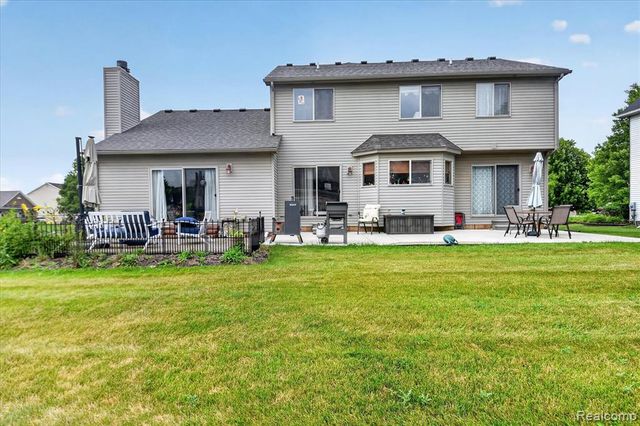 58767 Hunters Court, South Lyon, MI 48178