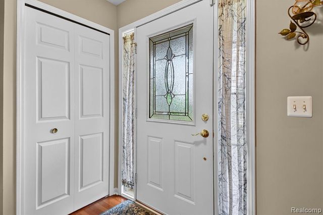 58767 Hunters Court, South Lyon, MI 48178