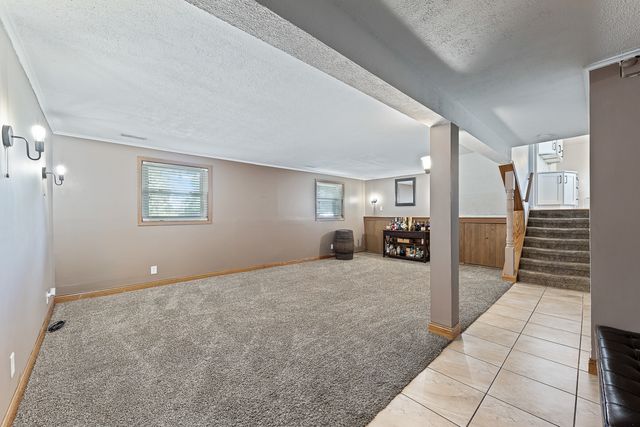 220 Pfaff Drive, Frankfort, IL 60423