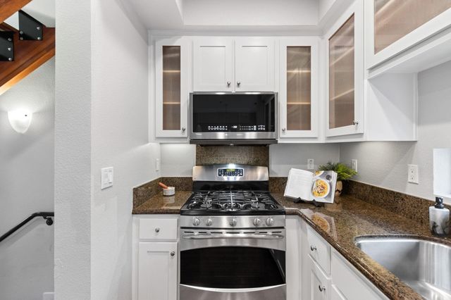 803 Zephyr Dr, Oakland, CA 94607