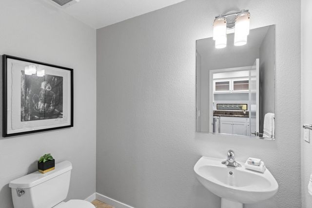 803 Zephyr Dr, Oakland, CA 94607