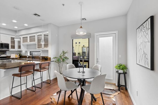 803 Zephyr Dr, Oakland, CA 94607