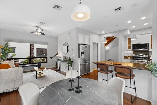 803 Zephyr Dr, Oakland, CA 94607