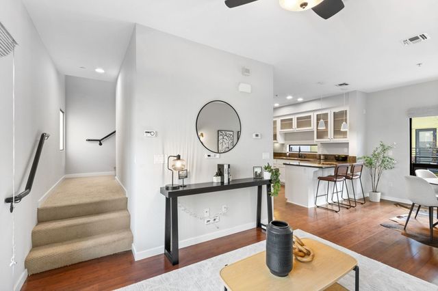 803 Zephyr Dr, Oakland, CA 94607