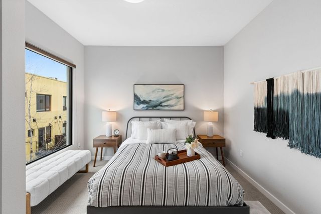 803 Zephyr Dr, Oakland, CA 94607