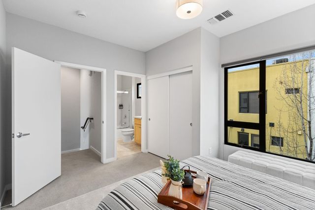 803 Zephyr Dr, Oakland, CA 94607