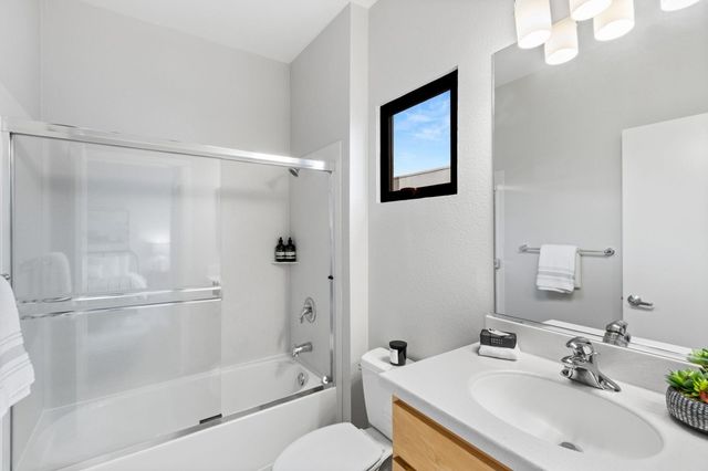 803 Zephyr Dr, Oakland, CA 94607